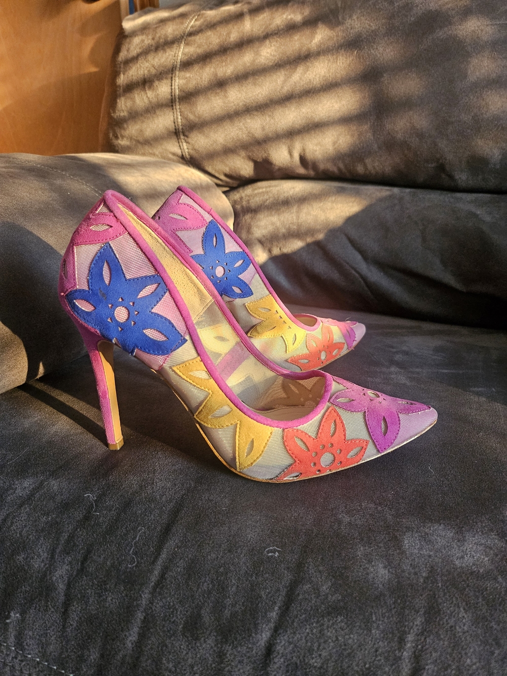 Colorful Floral Cutout Pointed-Toe Stiletto Pumps - Pink/Multicolor